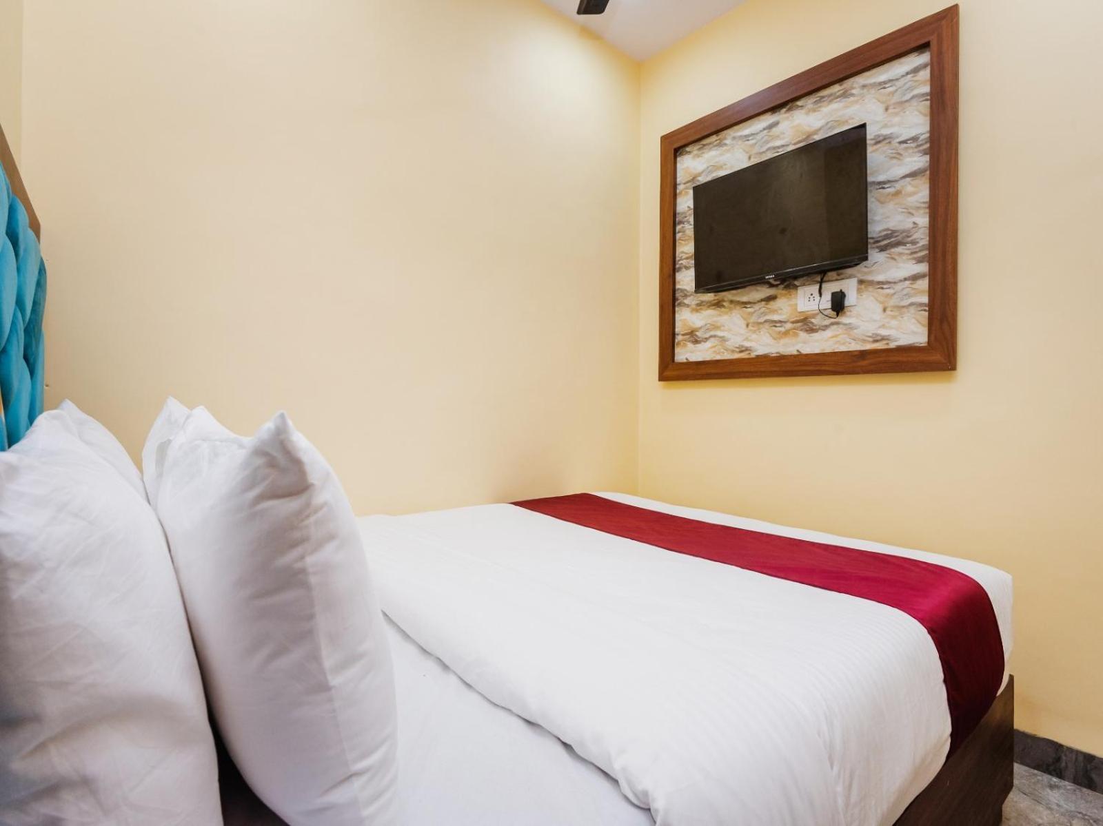Hotel Aai Om Residency