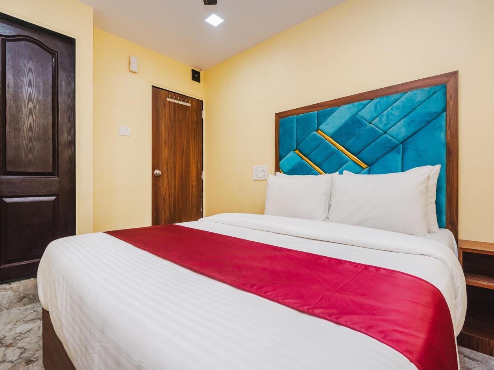 Aai Om Residency Hotel Mumbai